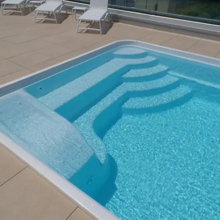 Apartament Contemporary With Pool