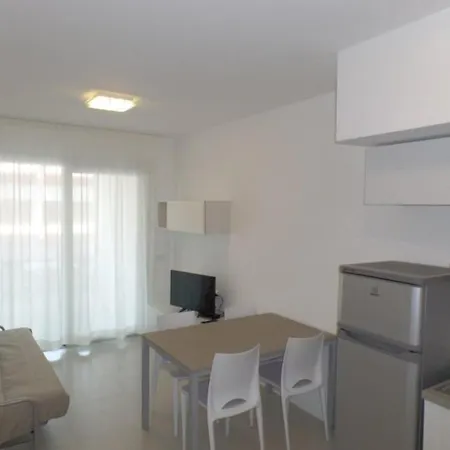 Contemporary With Pool Apartament *