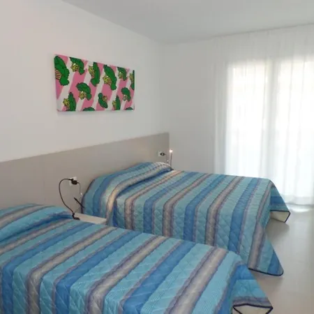 Apartament Contemporary With Pool