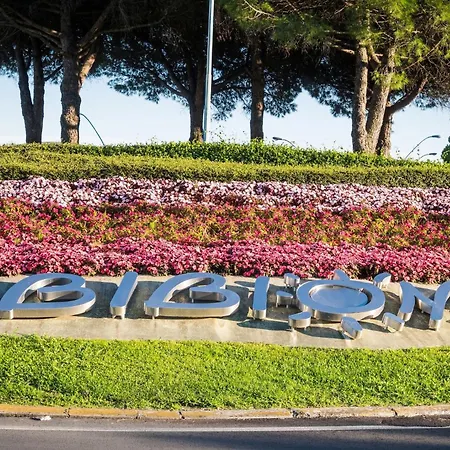 Contemporary With Pool * Bibione